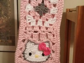 pink_hello_kitty_scarf_3.jpg